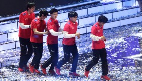 全球战力榜更新：LPL三支队伍进入前五，BLG稳居世界第一。